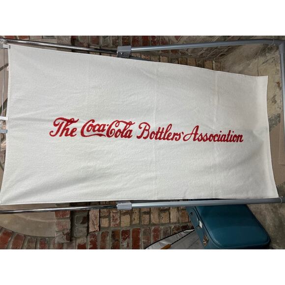 Coca-Cola Bottlers Association beach towel red white - Picture 1 of 7
